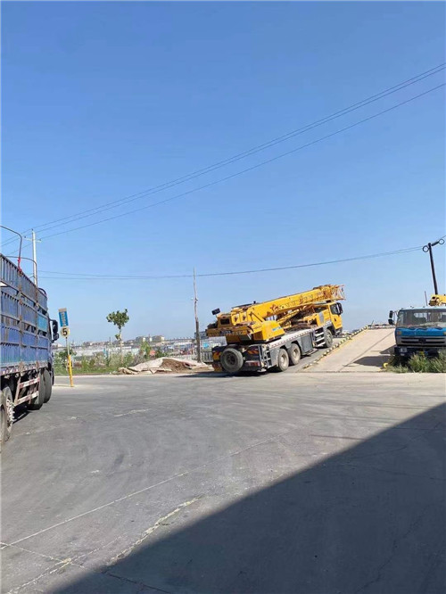 临夏县25吨吊车的租赁价格大概是多少？